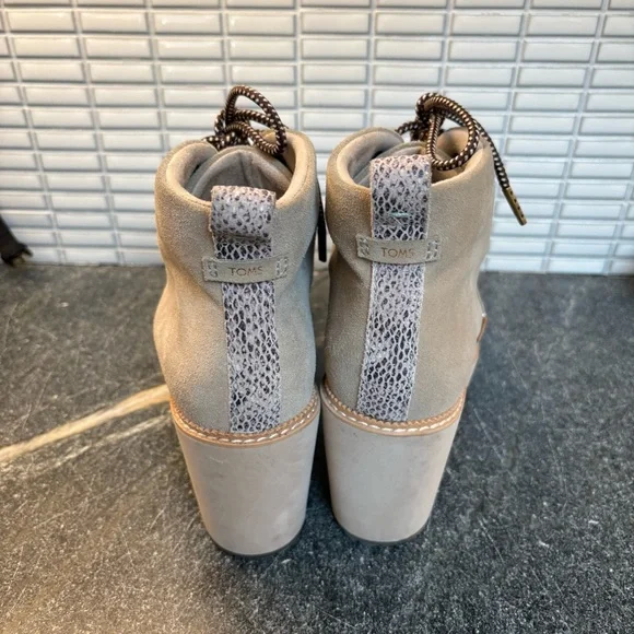 Toms Gray Ankle Boots with Wedge Heel - Picture 6 of 8